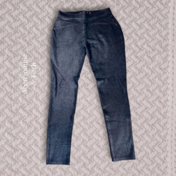 A&F Curved Abercrombie & Fitch Coated Black Pants- Leggings - Picture 3 of 11